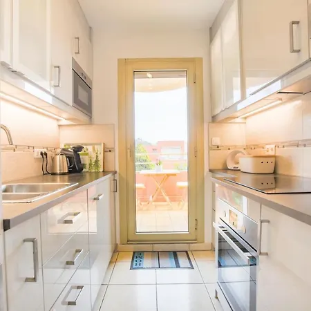 Apartman Vaste 3 Pieces Traversant Dans Domaine Prive *