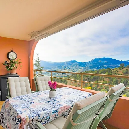 Vaste 3 Pieces Traversant Dans Domaine Prive Apartman *