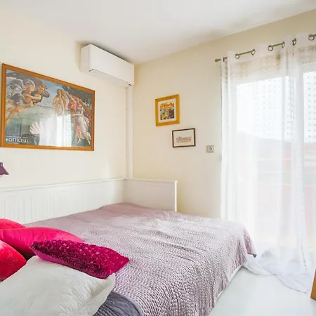 Apartment Vaste 3 Pieces Traversant Dans Domaine Prive *
